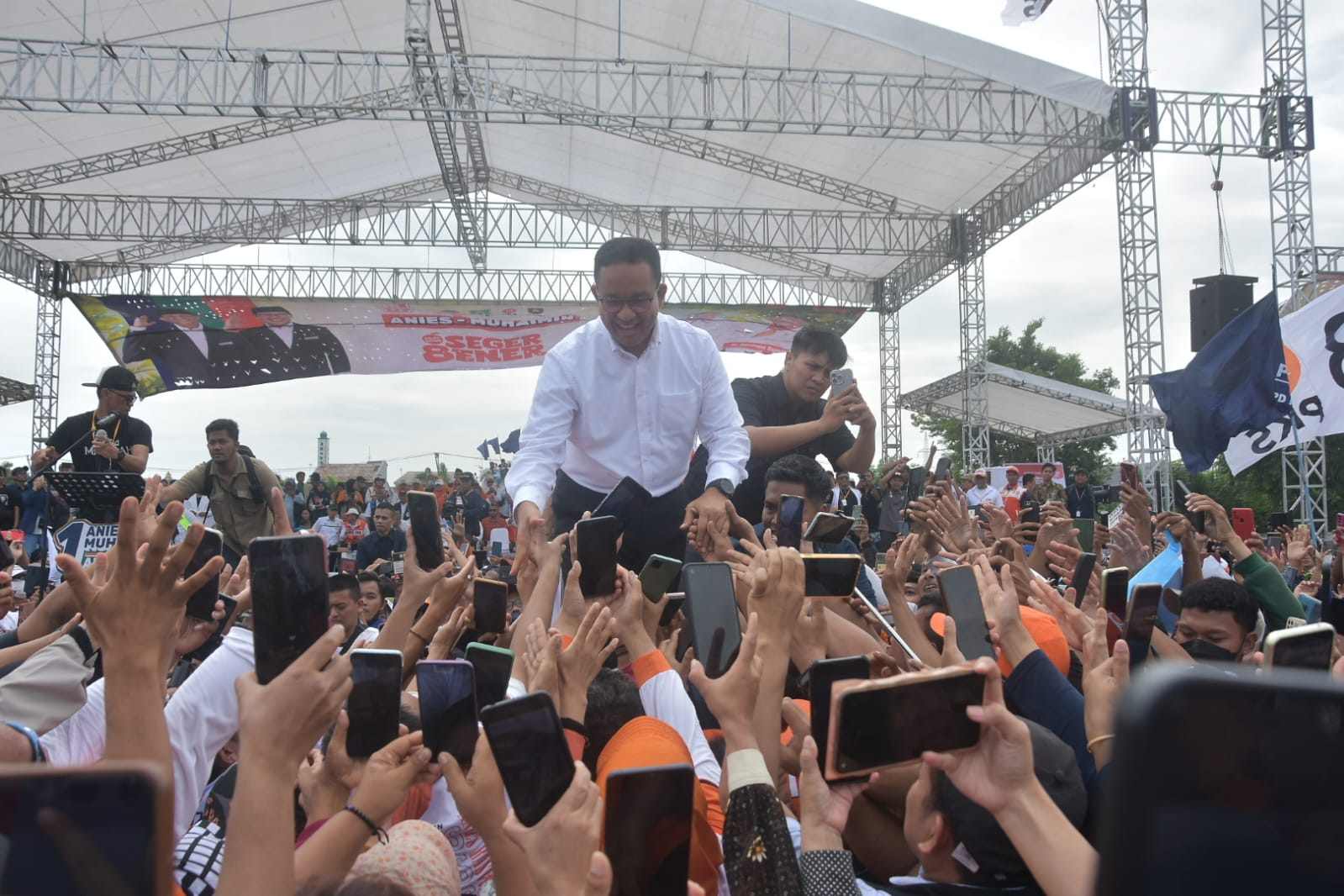 Anies Mampu Kalahkan Coldplay